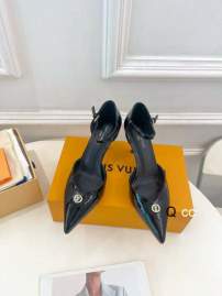 Picture of Louis Vuitton Shoes _SKULVsz35-407CMXC011712478